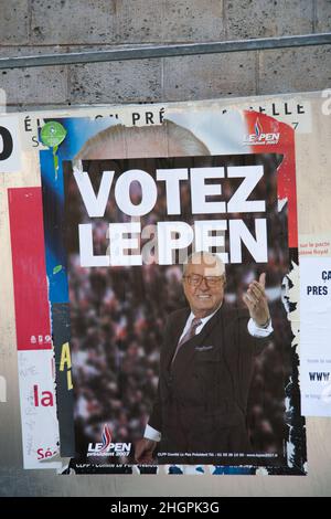 Politisches Plakat für Jean-Marie Le Pen, Paris 2007. Seine Tochter strebt nun die Wahl zum französischen Ratsvorsitz an. 2022 Stockfoto