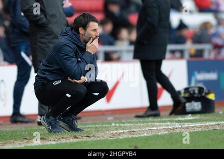 SUNDERLAND, UK. JAN 22ND Portsmouth manager Danny Cowley ponders what to do next during the Sky Bet League 1 match between Sunderland and Portsmouth at the Stadium Of Light, Sunderland on Saturday 22nd January 2022. (Credit: Trevor Wilkinson | MI News) Credit: MI News & Sport /Alamy Live News Stock Photo