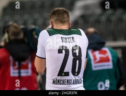 22. Januar 2022, Nordrhein-Westfalen, Mönchengladbach: Fußball: Bundesliga, Bor. Mönchengladbach - 1. FC Union Berlin, Matchday 20, im Stadion im Borussia Park: Mönchengladbachs Matthias Ginter. Foto: Bernd Thissen/dpa - WICHTIGER HINWEIS: Gemäß den Anforderungen der DFL Deutsche Fußball Liga und des DFB Deutscher Fußball-Bund ist es untersagt, im Stadion und/oder vom Spiel aufgenommene Fotos in Form von Sequenzbildern und/oder videoähnlichen Fotoserien zu verwenden oder zu verwenden. Stockfoto