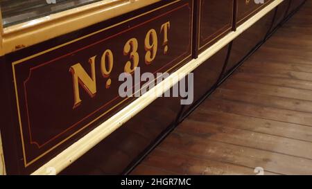 Alte Straßenbahnnummer, Glasgow Transport Museum Stockfoto