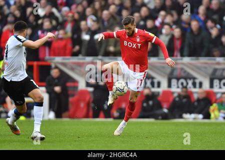 NOTTINGHAM, GROSSBRITANNIEN. JAN 22nd Philip Zinkernagel von Nottingham Forest kontrolliert den Ball während des Sky Bet Championship-Spiels zwischen Nottingham Forest und Derby County am City Ground, Nottingham, am Samstag, 22nd. Januar 2022. (Kredit: Jon Hobley | MI News) Kredit: MI Nachrichten & Sport /Alamy Live News Stockfoto