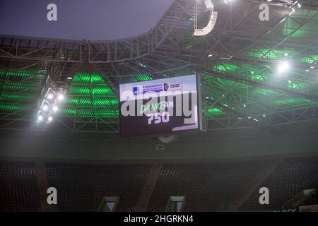 22. Januar 2022, Nordrhein-Westfalen, Mönchengladbach: Fußball: Bundesliga, Bor. Mönchengladbach - 1. FC Union Berlin, Matchday 20, im Stadion im Borussia-Park: Die Zuschauerzahl 750 auf der Anzeigetafel. Foto: Bernd Thissen/dpa - WICHTIGER HINWEIS: Gemäß den Anforderungen der DFL Deutsche Fußball Liga und des DFB Deutscher Fußball-Bund ist es untersagt, im Stadion und/oder vom Spiel aufgenommene Fotos in Form von Sequenzbildern und/oder videoähnlichen Fotoserien zu verwenden oder zu verwenden. Stockfoto