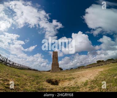 Alten Wachturm genannt torreladrones am Strand von Cabopino, Marbella Stockfoto