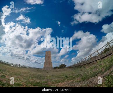 Alten Wachturm genannt torreladrones am Strand von Cabopino, Marbella Stockfoto