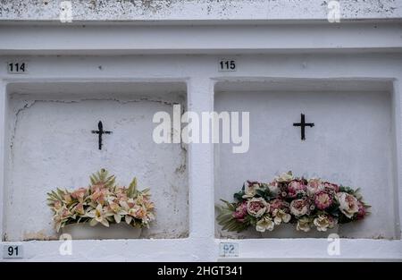 Nicht identifizierte Migranten ertranken im Mittelmeer, als sie versuchten, die Straße von Gibraltar zu überqueren. Begraben 11/10/02. Friedhof, Barbate, Cadaz, Spanien Stockfoto