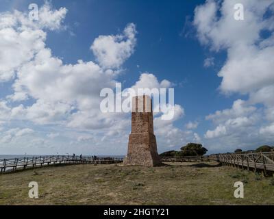 Alten Wachturm genannt torreladrones am Strand von Cabopino, Marbella Stockfoto