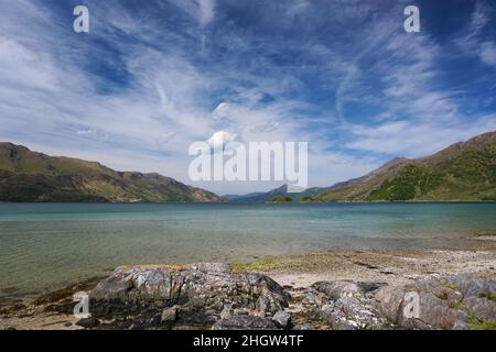 Loch Hoorn von Barrisdale Bay an einem sonnigen Tag Stockfoto