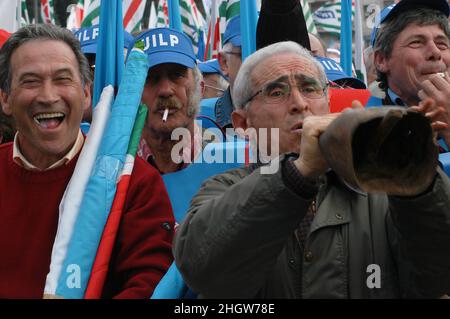 Rom, Italien 03/04/2004: Nationale Demonstration der Gewerkschaft CGIL SPI, CISL FNP, UIL UILP. Stockfoto