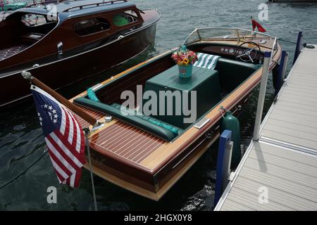 Skaneateles, New York, USA. 25.. Juli 2021. Chris Craft Holzboot Stockfoto