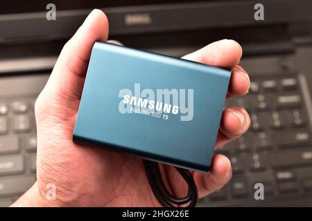 Neu Delhi, Indien, 22 Jaunary 2022:- Samsung External SSD Disk in Hand Stockfoto