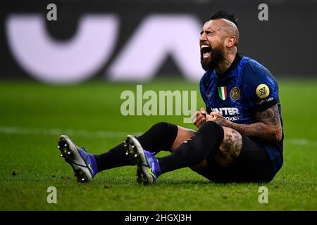 Mailand, Italien. 22. Januar 2022. Arturo Vidal vom FC Internazionale reagiert während des Fußballspiels der Serie A zwischen dem FC Internazionale und dem FC Venezia. Kredit: Nicolò Campo/Alamy Live Nachrichten Stockfoto
