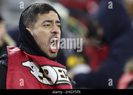 Green Bay, Usa. 22nd Januar 2022. Ein San Francisco 49ers-Fan jubelt vor dem Start des NFC Divisional Playoff-Spiels gegen die Green Bay Packers in Green Bay, Wisconsin, am Samstag, den 22. Januar 2022. Foto von Aaron Josefczyk/UPI Credit: UPI/Alamy Live News Stockfoto