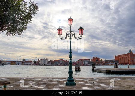 Wunderschöne Einblicke in die Lagunenstadt Venedig in Italien Stockfoto