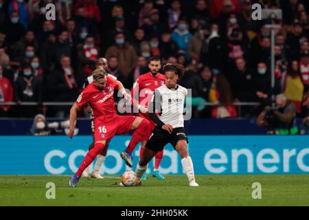 Madrid, Spanien. 22nd Januar 2022. Madrid, Spanien; 22.01.2022.- Atletico de Madrid vs Valencia siccer to La Liga Spain Match 22 im Wanda Metropolitano Stadion in Madrid. Der mexikanische Atletico de Madrid-Spieler Hector Herrera. Quelle: Juan Carlos Rojas/dpa/Alamy Live News Stockfoto