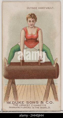 Outside Hand Vault, aus der Gymnastic Exercises-Serie (N77) für Zigaretten der Marke Duke 1887, herausgegeben von W. Duke, Sons & Co. American Trade Cards aus der Serie „Gymnastic Exercises“ (N77), die 25 in einem Satz von 1887 Karten ausgegeben wurden, um Zigaretten der Marke W. Duke Sons & Co. Zu bewerben. Es gibt zwei Versionen der Serie. Alle Bilder sind gleich, aber der gedruckte Text ist in einem Satz blau und in dem anderen braun. Outside Hand Vault, aus der Serie Gymnastic Exercises (N77) für Zigaretten der Marke Duke. 1887. Kommerzielle Farblithographie. Herausgegeben von W. Duke, Sons & Co. (New York und Durham, N.C.) Stockfoto
