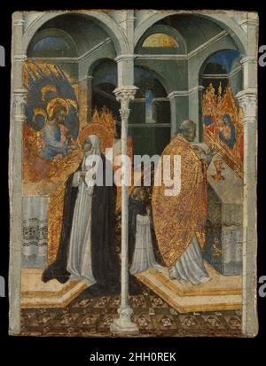 Die wundersame Kommunion der heiligen Katharina von Siena Giovanni di Paolo (Giovanni di Paolo di Grazia) Italienisch Diese drei Tafeln gehören zu einer Serie von der Basis (Predella) eines großen Altars und bildeten den ersten umfassenden Erzählzyklus der Katharina von Siena, Ein Mystiker aus Siena sowie ein Minister für die Armen und Pestkranke. Sie wurden nach ihrer Heiligsprechung im Jahr 1461 in Auftrag gegeben und basieren auf der Biographie ihres Beichtvaters Raymond von Capua. Zu den bemerkenswertesten Merkmalen gehört die Art und Weise, wie Raum manipuliert wird, um den mystischen Charakter ihres Subjekts zu verbessern. Zwei weitere Szenen Stockfoto