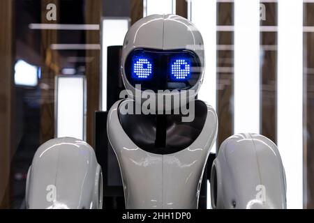 Robot Assistant Nahaufnahme Gesicht Porträt. Neue Technologie Stockfoto