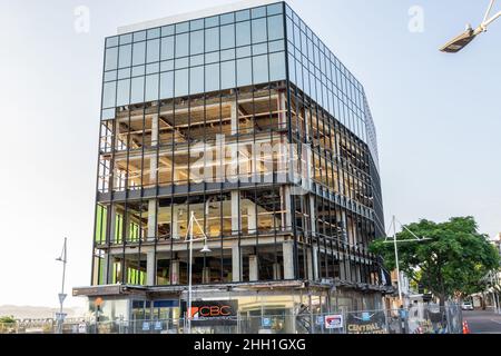 Tauranga Neuseeland - Januar 23 2022; Bauabrissstelle mit fortschreitender Zerstörung und Räumung. Stockfoto