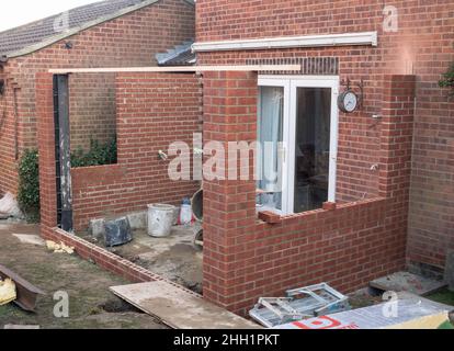 Eine Erweiterung des Hauses in Arbeit, England, Großbritannien Stockfoto