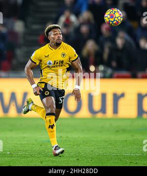 22. Januar - Brentford gegen Wolverhampton Wanderers - Premier League - Brentford Community Stadium Adama Traore während des Spiels der Premier League im Brentford Community Stadium, London. Bildnachweis : © Mark Pain / Alamy Live News Stockfoto