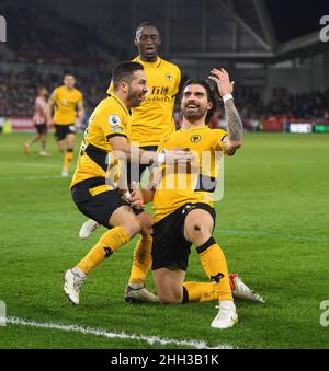 22. Januar - Brentford gegen Wolverhampton Wanderers - Premier League - Brentford Community Stadium Ruben Neves feiert sein Tor während des Premier League-Spiels im Brentford Community Stadium, London. Bildnachweis : © Mark Pain / Alamy Live News Stockfoto