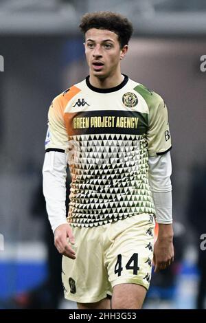 Ethan Ampadu vom FC Venezia während des Fußballspiels FC Internazionale gegen den FC Venezia im Stadion San Siro in Mailand, Italien, am 22. Januar 2022 Stockfoto