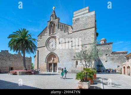 Alcudia, Kirche St. James in der alten ummauerten Stadt, Mallorca, Balearen, Spanien Stockfoto