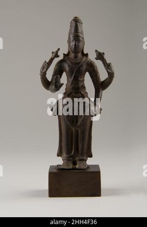 Standing Vishnu Indien des 9th. Jahrhunderts (Tamil Nadu). Stehende Vishnu. Indien (Tamil Nadu). 9th Jahrhundert. Kupferlegierung. Pallava oder frühe Chola-Periode (880–1279). Metallverarbeitung Stockfoto