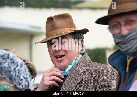 Ascot, Bergen, Großbritannien. 23rd. Januar 2022. Rennfahrer genießen heute das Pferderennen auf der Ascot Racecourse. Quelle: Maureen McLean/Alamy Stockfoto