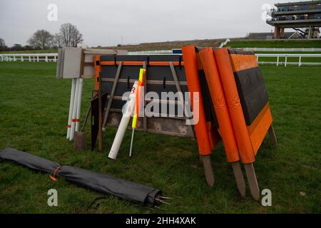 Ascot, Bergen, Großbritannien. 23rd. Januar 2022. Ersparen Sie sich die Hürden auf dem Platz in Ascot. Quelle: Maureen McLean/Alamy Stockfoto