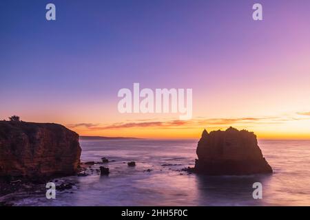 Langzeitbelichtung von Eagle Rock vom Split Point Lookout im Morgengrauen aus gesehen Stockfoto