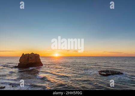 Eagle Rock vom Split Point Lookout bei Sonnenaufgang Stockfoto