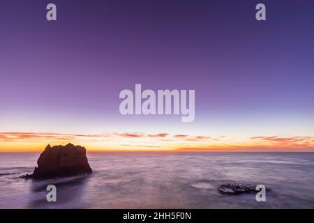 Langzeitbelichtung von Eagle Rock vom Split Point Lookout im Morgengrauen aus gesehen Stockfoto