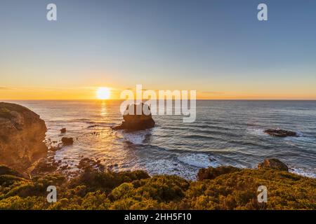 Eagle Rock vom Split Point Lookout bei Sonnenaufgang Stockfoto