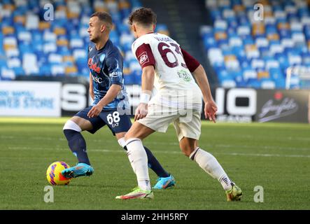 Neapel, Kampanien, Italien. 23rd Januar 2022. Während des italienischen Serie A Fußballmatches SSC Napoli gegen FC Salernitana am 23. Januar 2022 im Diego Armando Maradona Stadium in Neapel.in Bild: Stanislav Lobotka (Bildquelle: © Fabio Sasso/ZUMA Press Wire) Stockfoto