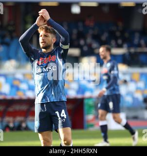 Neapel, Kampanien, Italien. 23rd Januar 2022. Während des italienischen Serie A Fußballmatches SSC Napoli gegen FC Salernitana am 23. Januar 2022 im Diego Armando Maradona Stadium in Neapel.in Bild: Dries Mertens (Bild: © Fabio Sasso/ZUMA Press Wire) Stockfoto