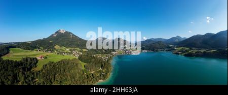 Österreich, Salzburg, Fuschl am See, Drohnenpanorama des Fuschlsees im Sommer Stockfoto