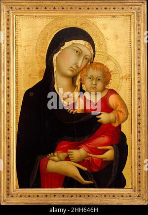 Madonna mit Kind ca. 1326 Simone Martini Italienerin Simone Martini war einer der führenden Maler seiner Zeit, dessen raffinierte Technik und beschreibende Kraft in Europa ihresgleichen sucht und das Lob und die Freundschaft des italienischen Dichters Petrarca (1304–1374) verdient. Diese Tafel, zusammen mit einer verwandten Arbeit, die den Heiligen Ansanus in der Sammlung Robert Lehman (1975,1.13) darstellt, und einer dritten Tafel des Heiligen Andreas (41.100.23) in der Europäischen Gemäldesammlung, bildeten einen Teil eines Altars, das möglicherweise von der bürgerlichen Regierung von Siena in Auftrag gegeben wurde. Das Format des Polyptychons (mehrtäfelig A Stockfoto