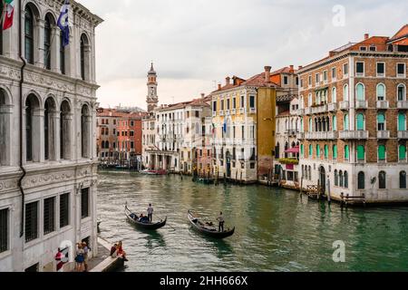 Italien, Venetien, Venedig, Canal Grande von der Rialtobrücke aus gesehen Stockfoto