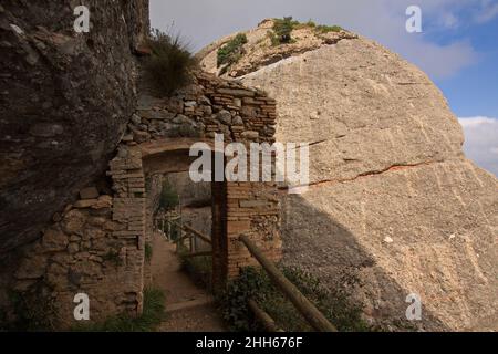 Wanderweg über Ermita de Sant Joan in der Abtei Santa Maria de Montserrat, Katalonien, Spanien, Europa Stockfoto
