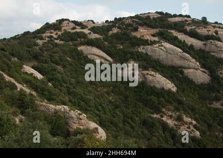 Landschaft am Wanderweg nach Ermita de Sant Joan über die Abtei Santa Maria de Montserrat, Katalonien, Spanien, Europa Stockfoto