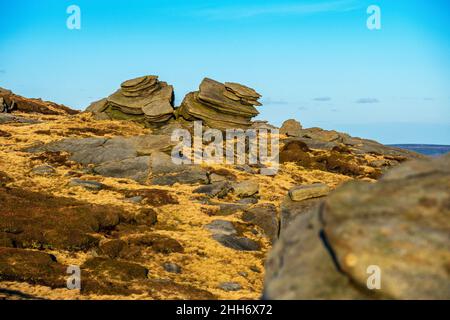 Der nördliche Rand des Kinder Scout Plateau im Derbyshire Peak District Stockfoto