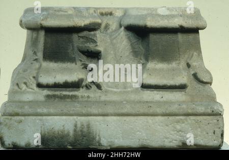 Doppelsäule Basis Ende 15th Jahrhundert Französisch. Zweispaltige Basis 471861 Stockfoto