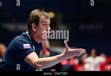 Bratislava, Slowakei. 23rd Januar 2022. Handball: Europameisterschaft, Polen - Russland, Hauptrunde, Gruppe 2. Russlands Trainer Velimir Petkovi· Gesten. Quelle: Marijan Murat/dpa/Alamy Live News Stockfoto