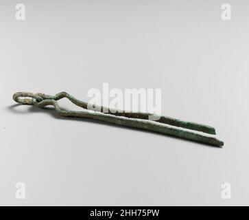 Pinzette Roman. Pinzette 250609 Roman, Pinzette, Bronze, 5 1/8 ? 9/16 ? 5/16 Zoll (13 ? 1,4 ? 0,7 cm) Durchmesser (d. des Rings): 11/16 Zoll (1,7 cm). Das Metropolitan Museum of Art, New York. Rogers Fund, 1917 (17.230.76) Stockfoto