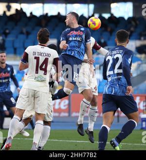 Neapel, Kampanien, Italien. 23rd Januar 2022. Während des italienischen Serie-A-Fußballmatches SSC Napoli gegen FC Salernitana am 23. Januar 2022 im Diego Armando Maradona Stadium in Neapel.in Bild: Amir Rrahmani (Bild: © Fabio Sasso/ZUMA Press Wire) Stockfoto