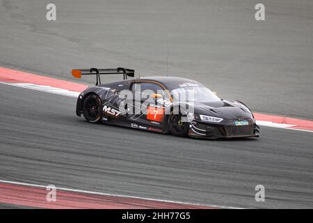 24h Langstreckenrennen auf einer asphaltierten Strecke während eines Rennens von 24h. Stockfoto