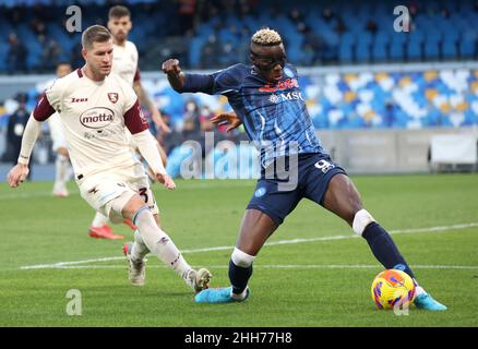 Neapel, Kampanien, Italien. 23rd Januar 2022. Während des italienischen Serie A Fußballmatches SSC Napoli gegen FC Salernitana am 23. Januar 2022 im Diego Armando Maradona Stadium in Neapel.in Bild: Victor Osimhen (Bildquelle: © Fabio Sasso/ZUMA Press Wire) Stockfoto