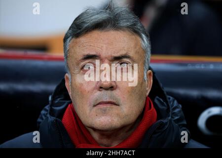 ISTANBOEL, TÜRKEI - 23. JANUAR: Cheftrainer Domenec Torrent Font von Galatasaray während des türkischen Super Lig-Spiels zwischen Galatasaray und Trabzonspor am 23. Januar 2022 in Nef Stadyumu in Istanbul, Türkei (Foto von /Orange Picts) Stockfoto