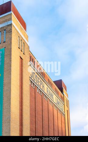 Baltic Blumenmühlen Zeichen Joseph Rank ltd aus Keramikfliesen an der Wand des Baltic Arts Center und Galerie gateshead tyne & Wear Stockfoto